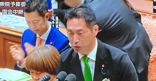 （ ´_ゝ`）立民、政府の予備費1兆円積み増しを批判「クマどんだけ出るんですか！」片山大臣「クマだけの費用ではない、リスク対応。使わなかった金...