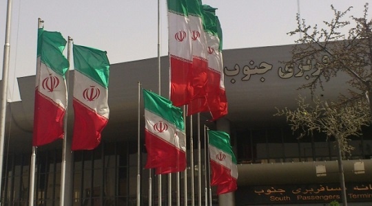 （ ´_ゝ`）イランメディア「もしアメリカ人がイランに攻撃を仕掛けたら、イランは歴史上初めて空母を沈める国となる」→ コミュニティノート「世界...